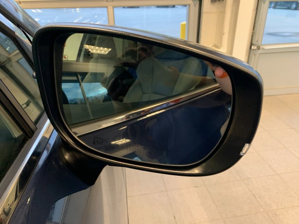 Used 2025 Subaru Ascent Premium image 24