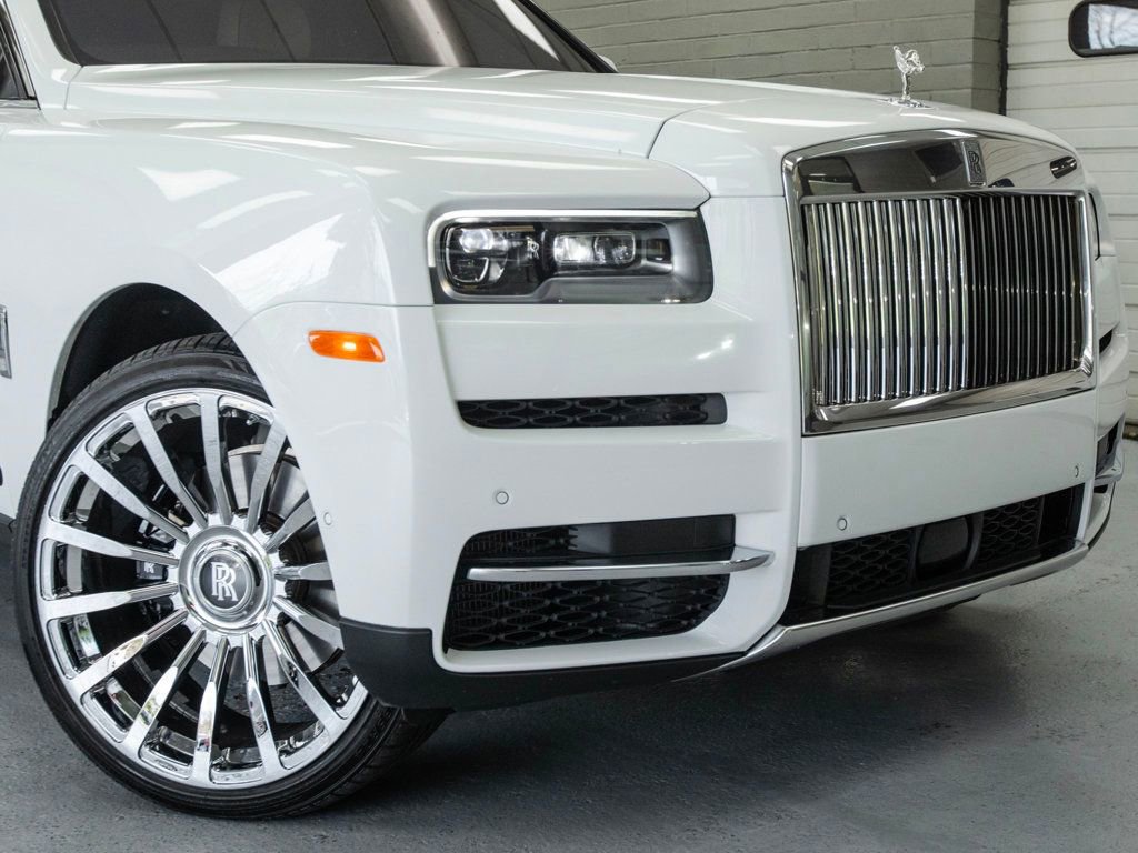 Used 2022 Rolls-Royce Cullinan w/ Cullinan Package image 11