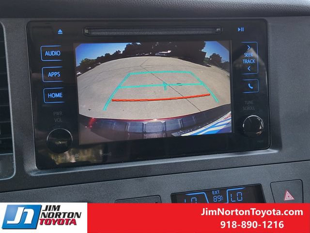 Used 2017 Toyota Sienna LE FWD image 18