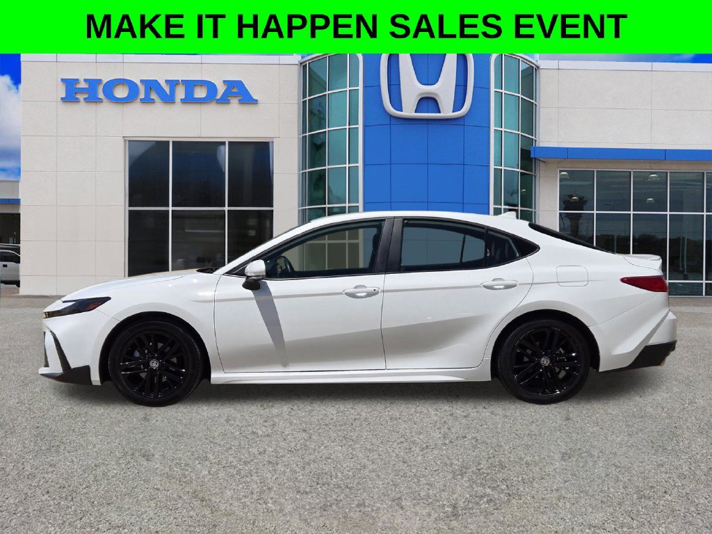 Used 2025 Toyota Camry SE FWD image 6