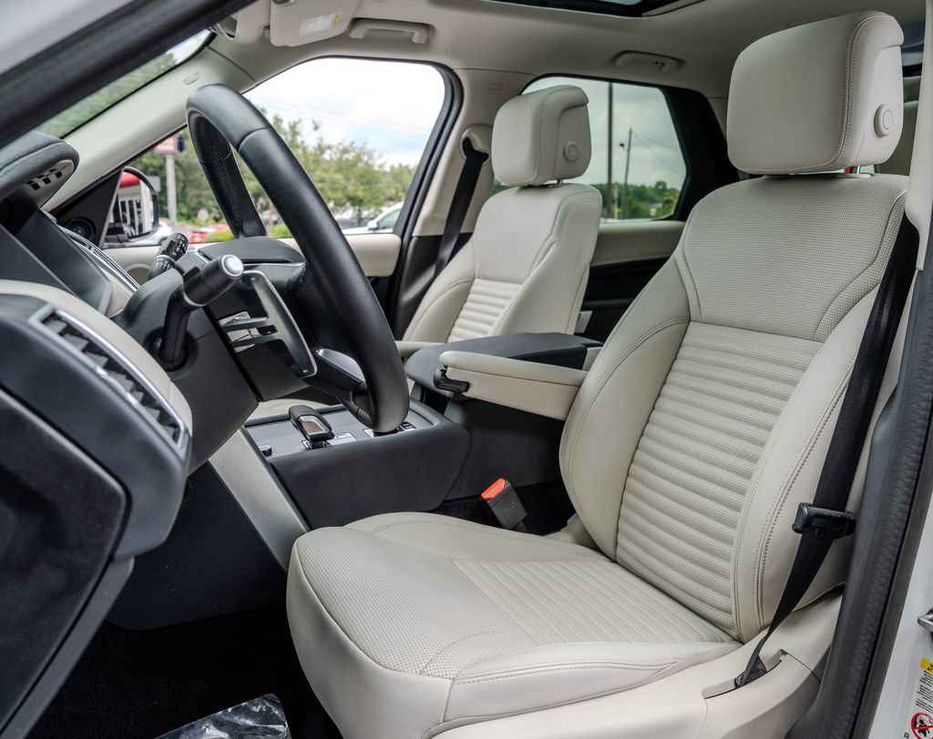 Used 2023 Land Rover Discovery S AWD/4WD image 19