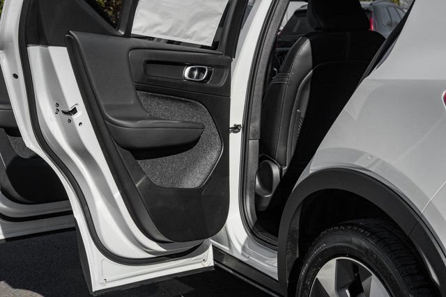 New 2026 Volvo XC40 B5 Plus w/ Protection Package Premier AWD/4WD image 39
