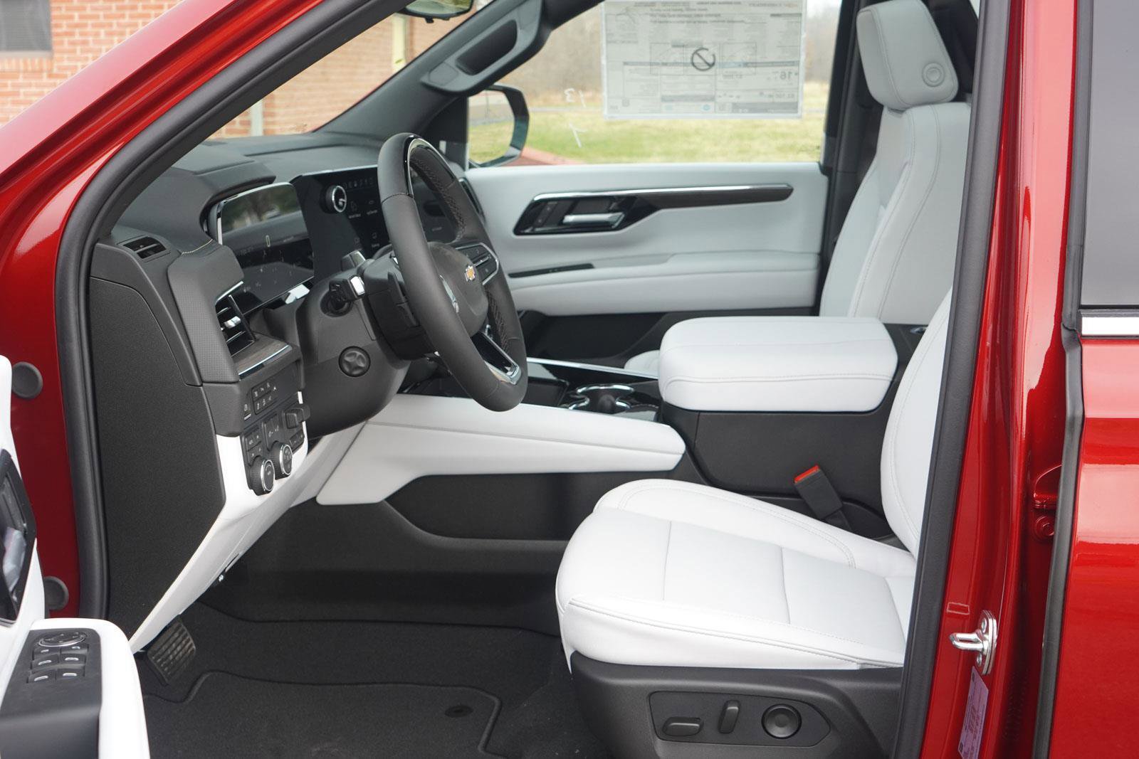 New 2026 Chevrolet Suburban Premier image 25