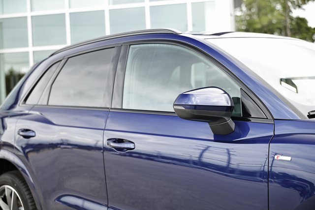 New 2025 Audi Q3 2.0T Premium image 5