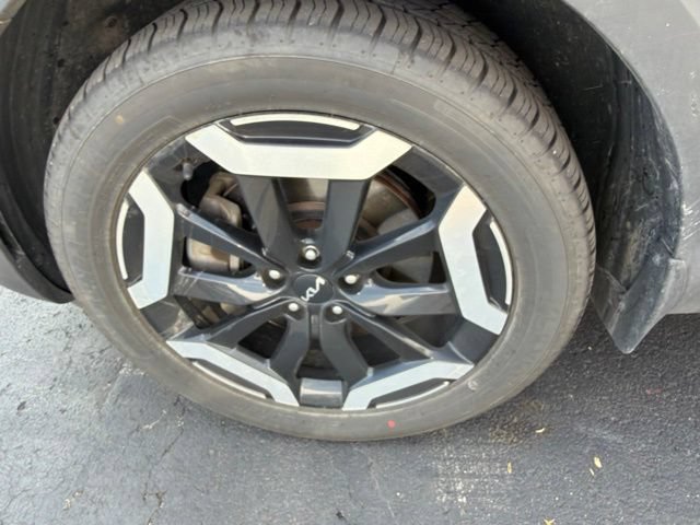 Certified 2024 Kia Telluride S w/ S Sunroof Package AWD/4WD image 15
