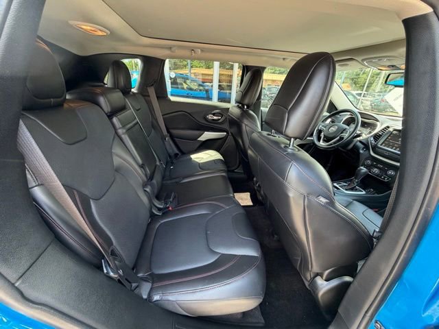 Used 2018 Jeep Cherokee Trailhawk AWD/4WD image 15
