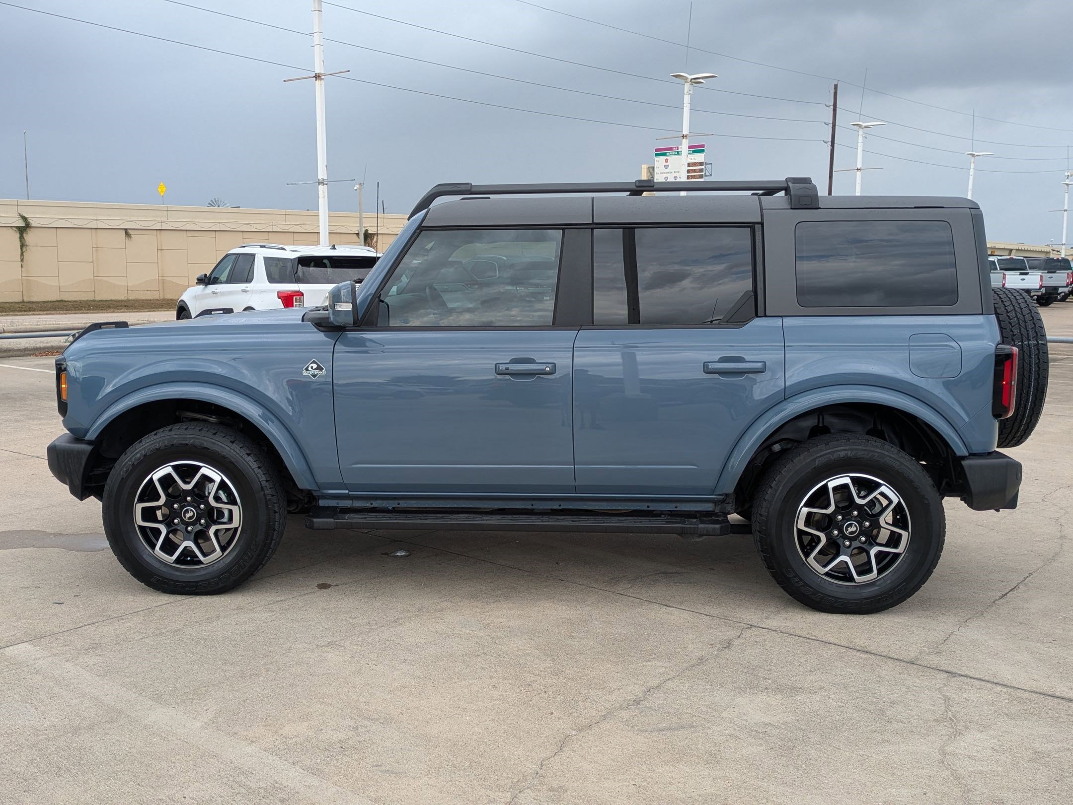 Used 2024 Ford Bronco Outer Banks image 7