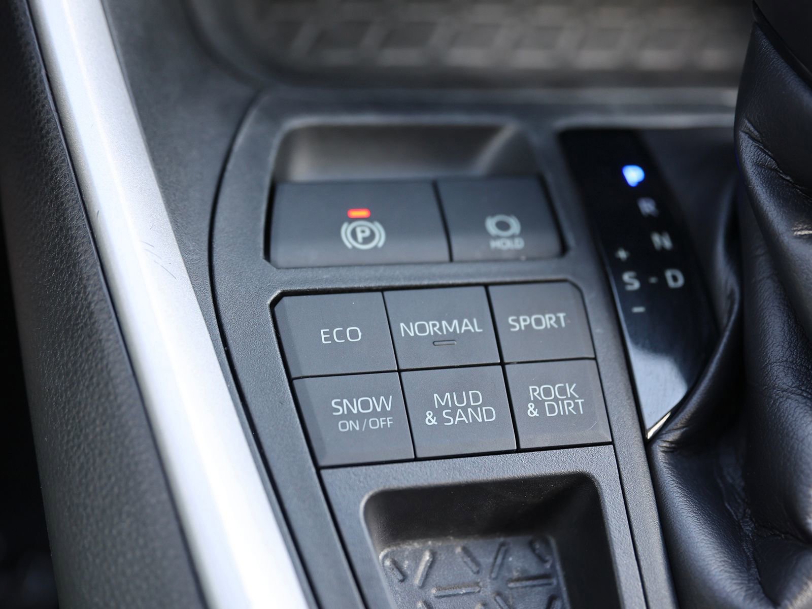 Used 2019 Toyota RAV4 XLE Premium w/ Cold Weather Package image 32