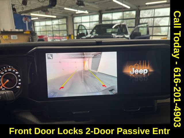 Used 2024 Jeep Gladiator Sport image 15