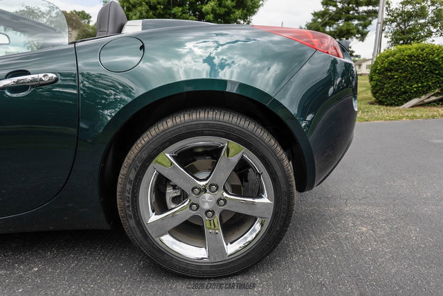 Used 2007 Pontiac Solstice Convertible w/ Premium Package RWD image 5