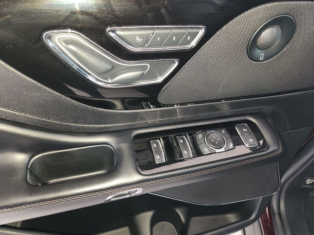 Used 2022 Lincoln Aviator Reserve w/ Elements Package Plus RWD image 32