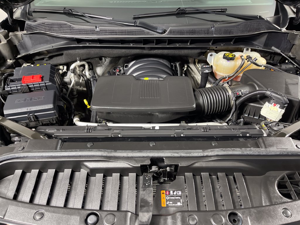 Used 2023 Chevrolet Silverado 1500 ZR2 w/ Technology Package AWD/4WD image 9