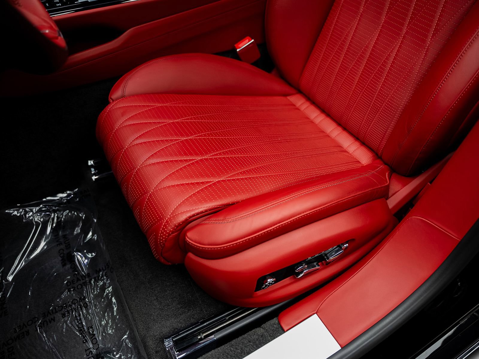 Used 2022 Bentley Flying Spur V8 image 34