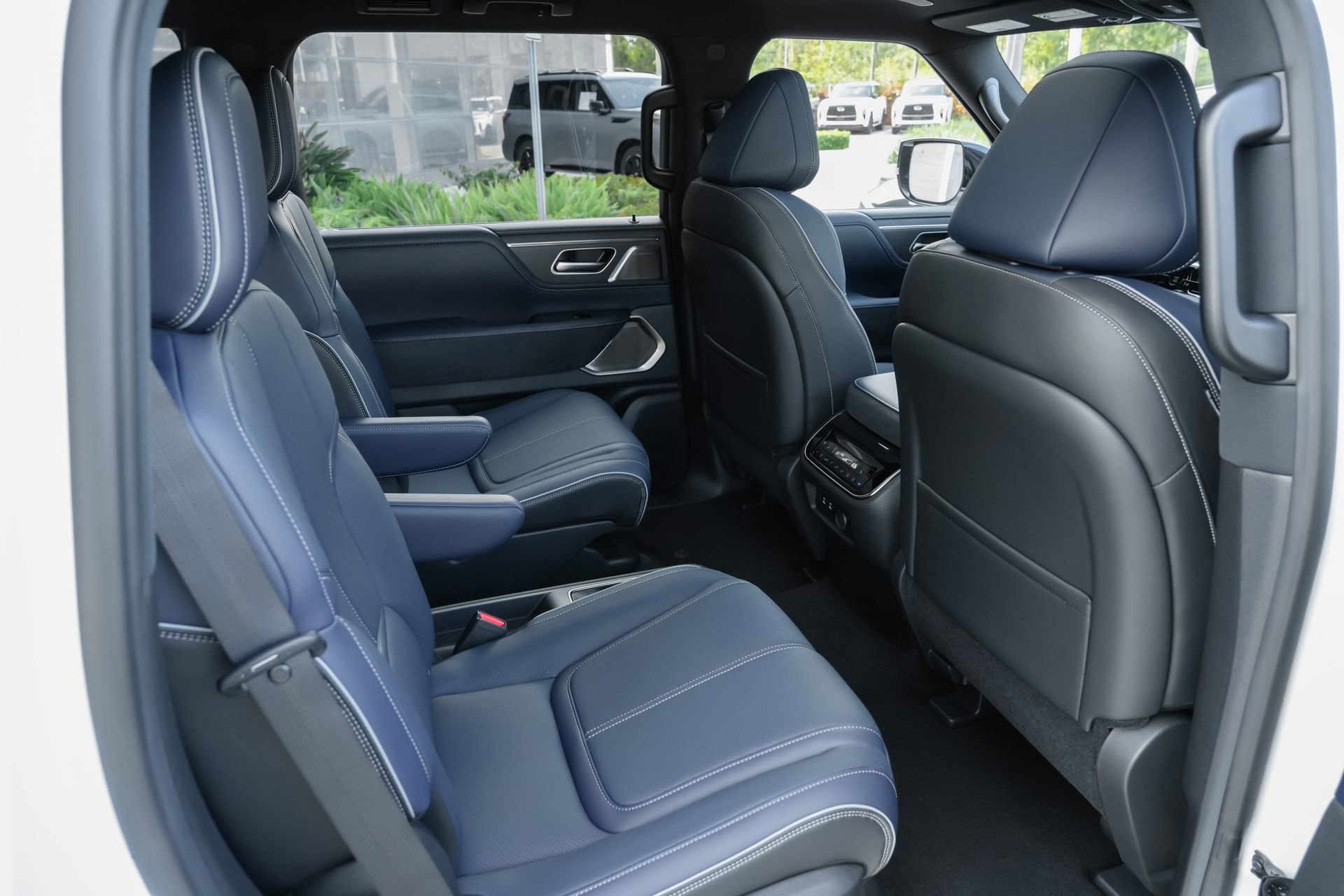 New 2026 INFINITI QX80 4WD w/ Sport Exterior Package image 29