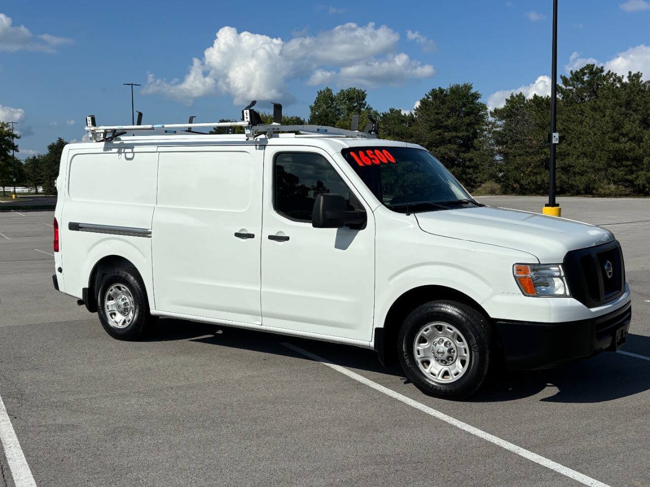 Used 2017 Nissan NV 2500 SV w/ Technology Package RWD image 3