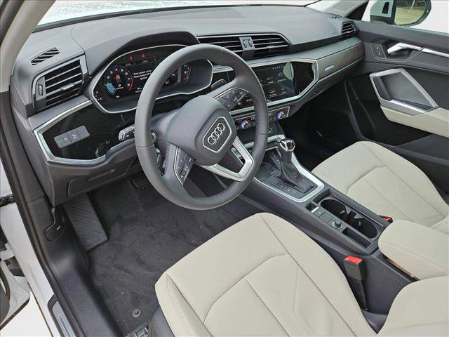 New 2025 Audi Q3 2.0T Premium w/ Convenience Package AWD/4WD image 3