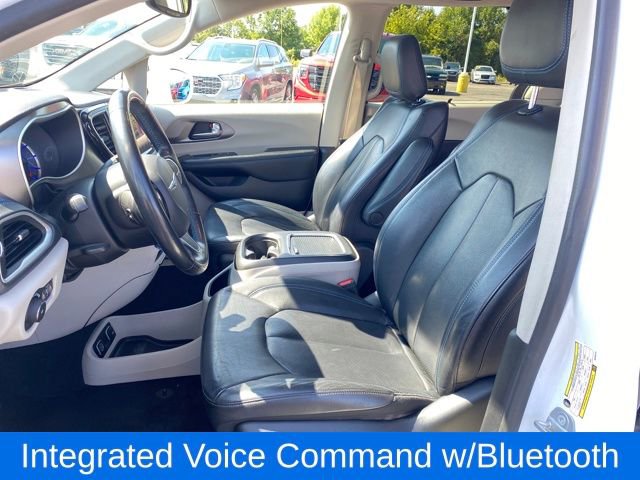Used 2021 Chrysler Pacifica Touring-L image 16