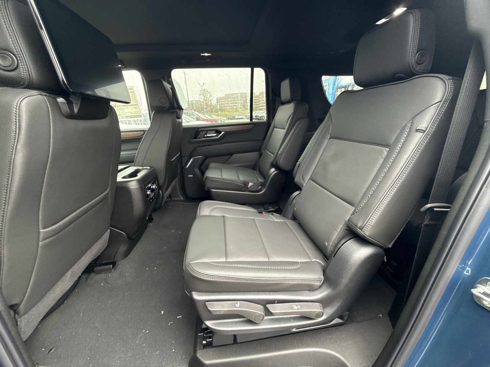 New 2026 GMC Yukon XL Denali w/ Denali Reserve Package image 25