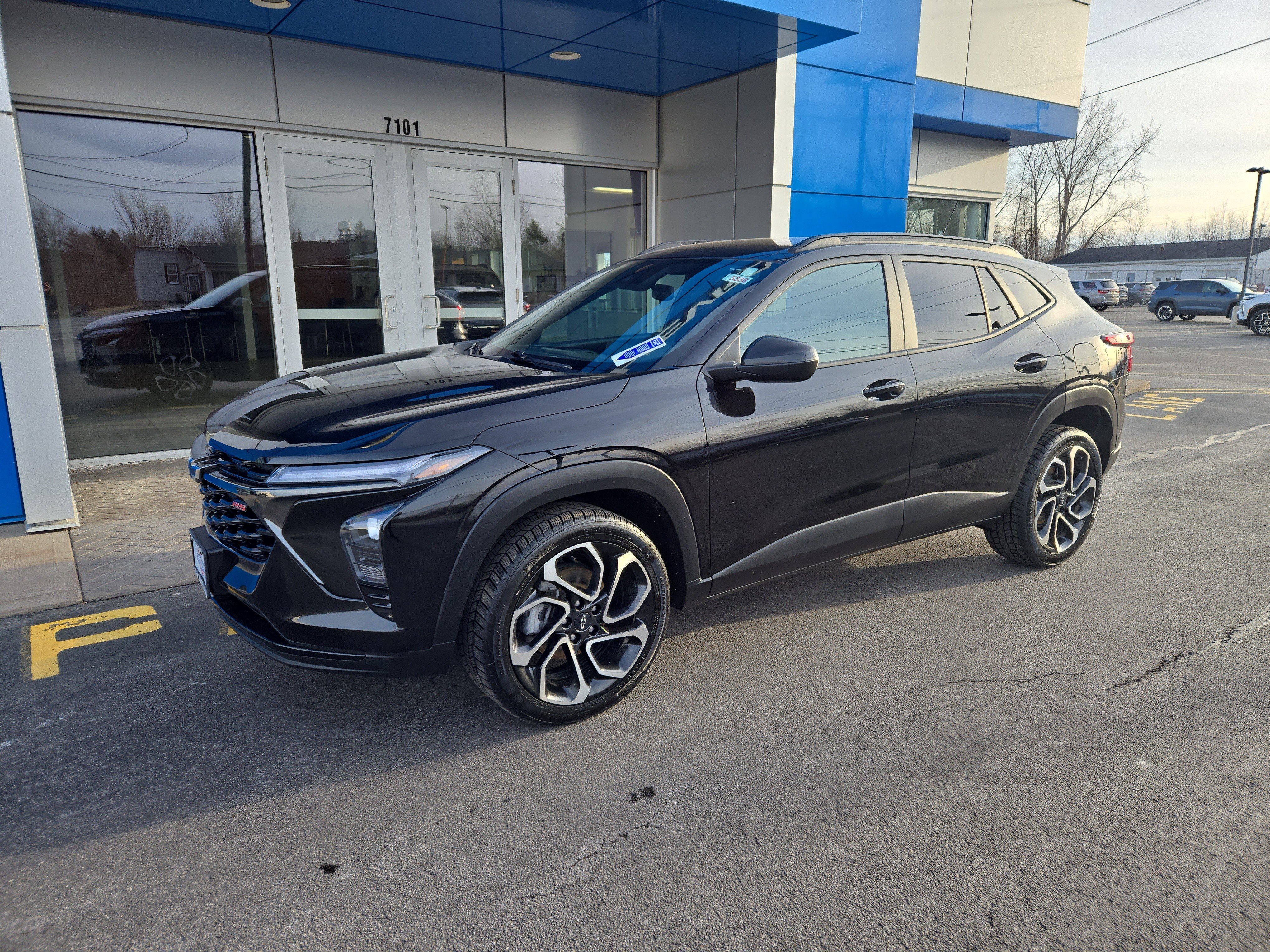 Certified 2024 Chevrolet Trax RS image 2