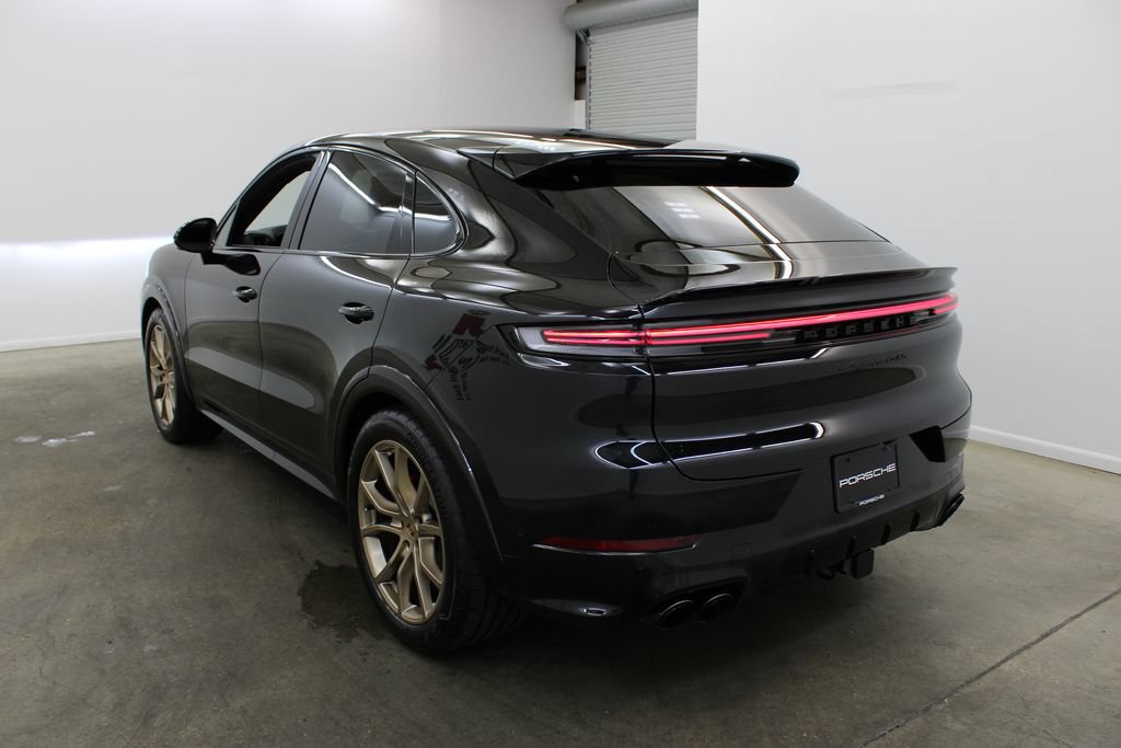 Certified 2026 Porsche Cayenne GTS AWD/4WD image 3