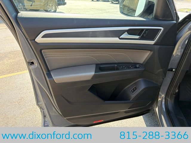 Used 2023 Volkswagen Atlas Cross Sport SEL R-Line AWD/4WD image 25