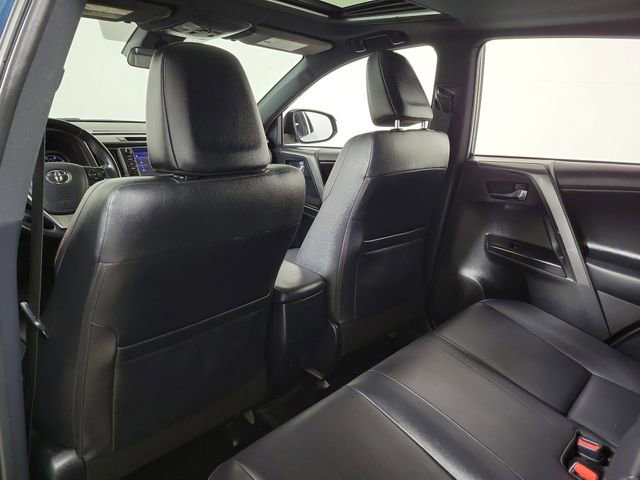 Used 2018 Toyota RAV4 SE image 11