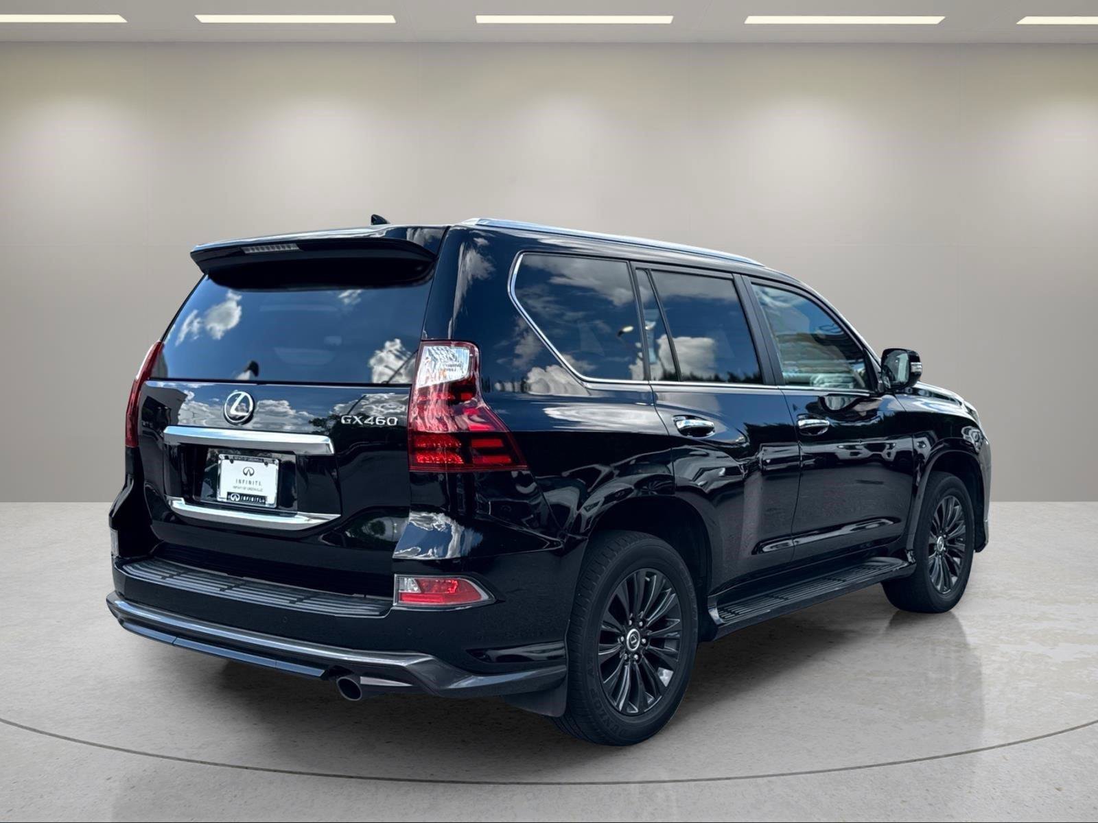 Used 2022 Lexus GX 460 Luxury w/ Sport Design Package AWD/4WD image 5