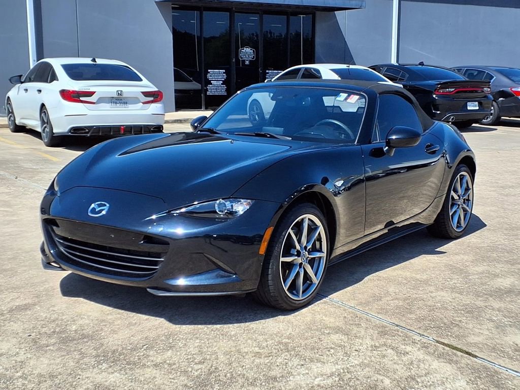 Certified 2023 MAZDA MX-5 Miata Grand Touring w/ Weather Package RWD image 3