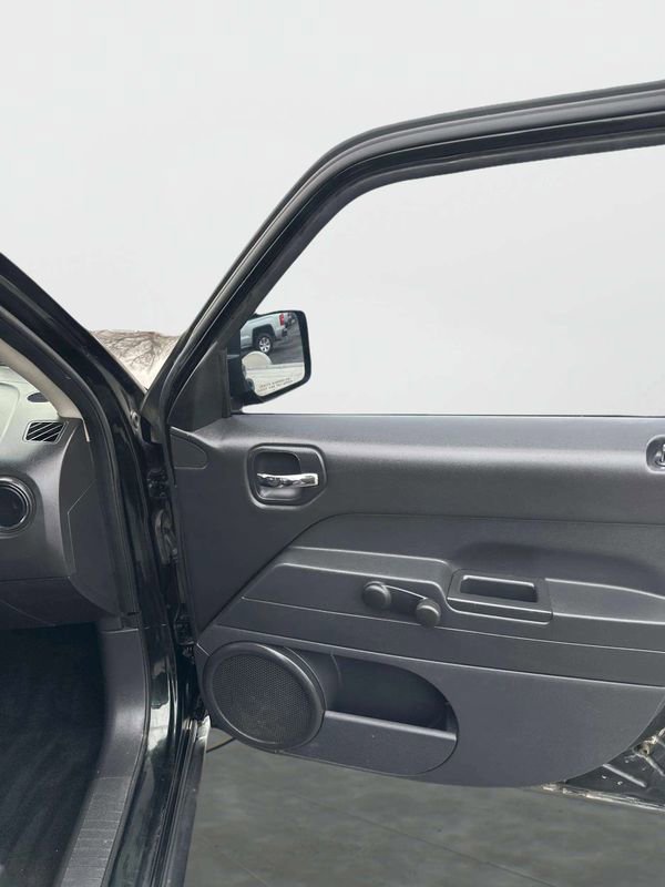 Used 2013 Jeep Patriot Sport w/ Tire & Wheel Group image 7