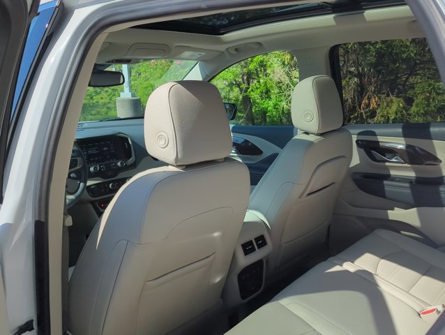 Used 2024 GMC Terrain Denali w/ Denali Premium Package image 18