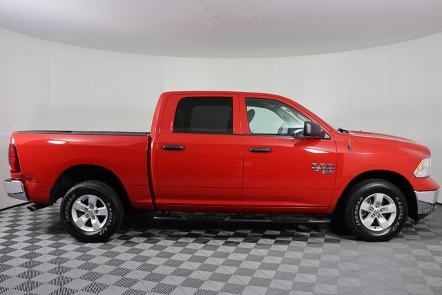 Used 2022 RAM 1500 Classic SLT image 9