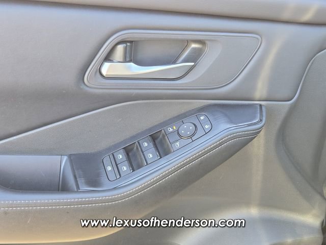 Used 2025 Nissan Rogue SV FWD image 20