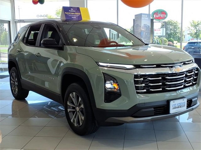New 2026 Chevrolet Equinox LT image 2