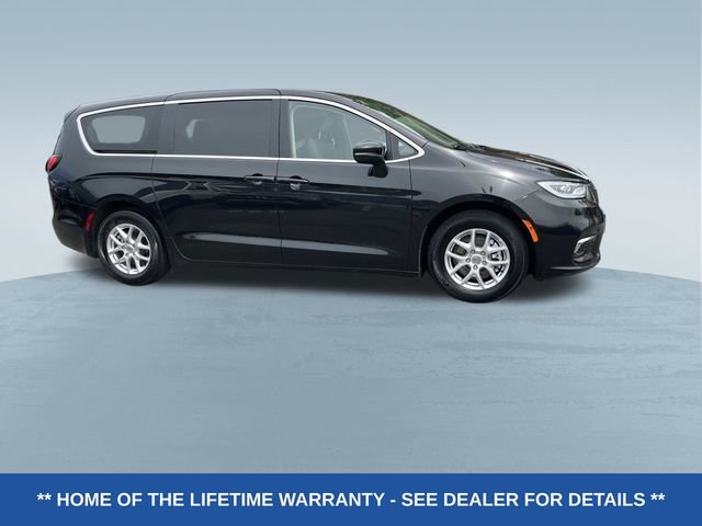 Used 2023 Chrysler Pacifica Touring-L FWD video 2