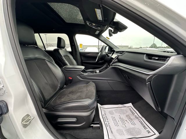 Used 2024 Jeep Grand Cherokee L Altitude image 29