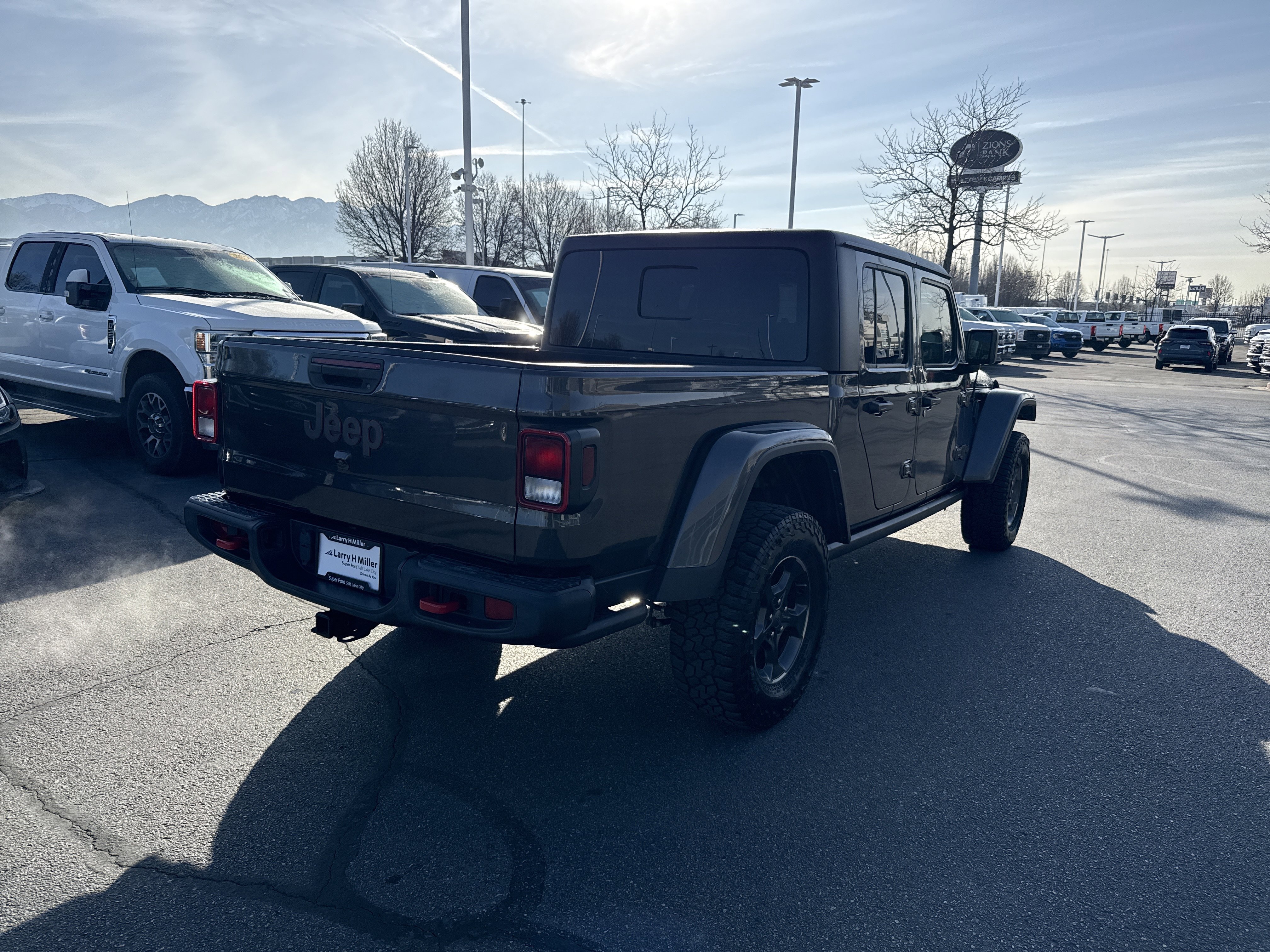 Used 2023 Jeep Gladiator Rubicon w/ Cold Weather Group image 5
