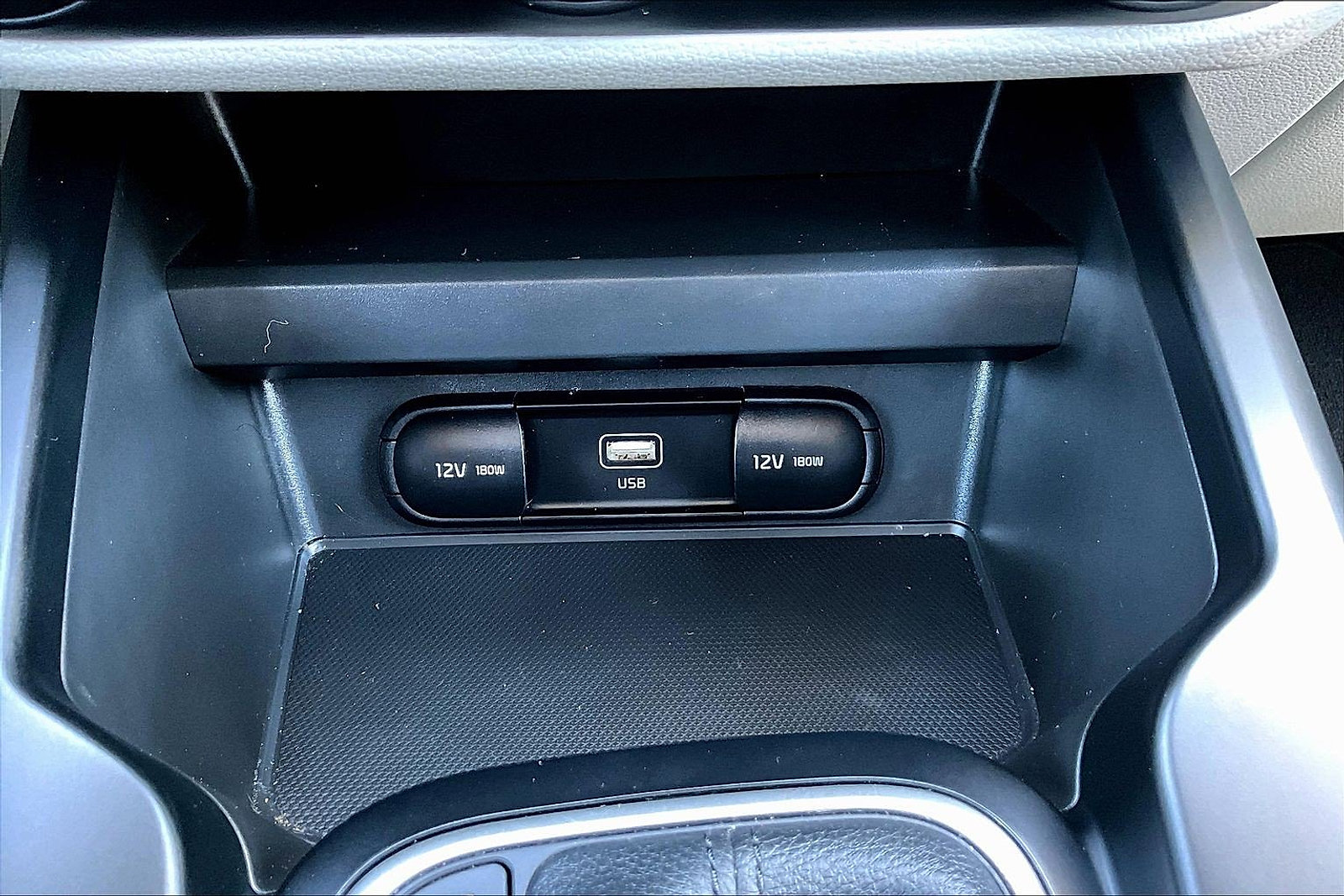 Used 2025 Kia Soul LX FWD image 24