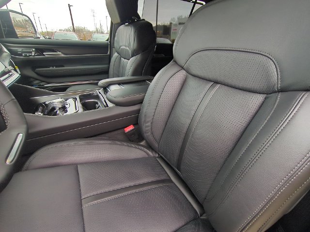 New 2026 Jeep Grand Wagoneer Summit AWD/4WD image 27