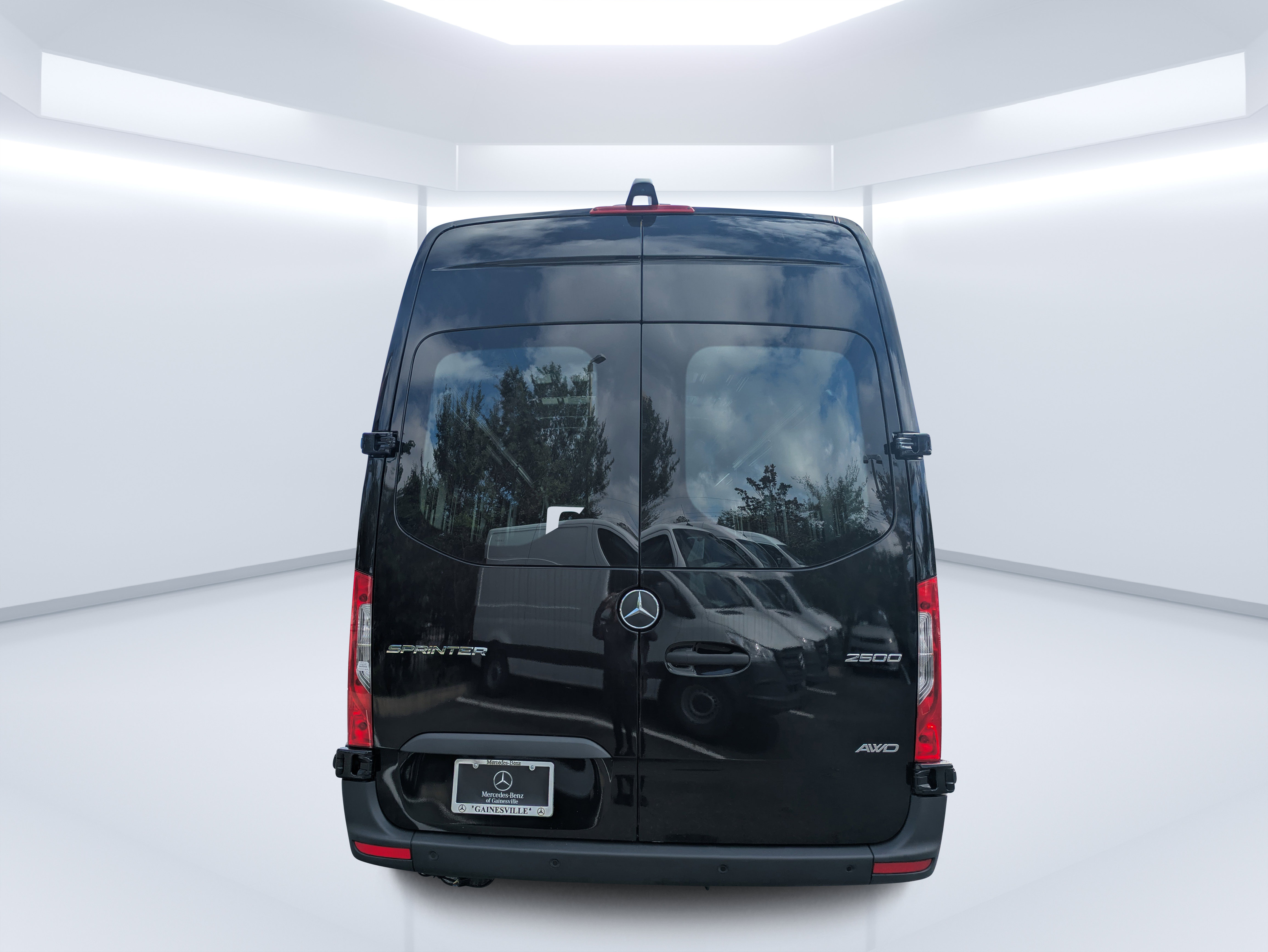 Used 2024 Mercedes-Benz Sprinter 2500 image 4
