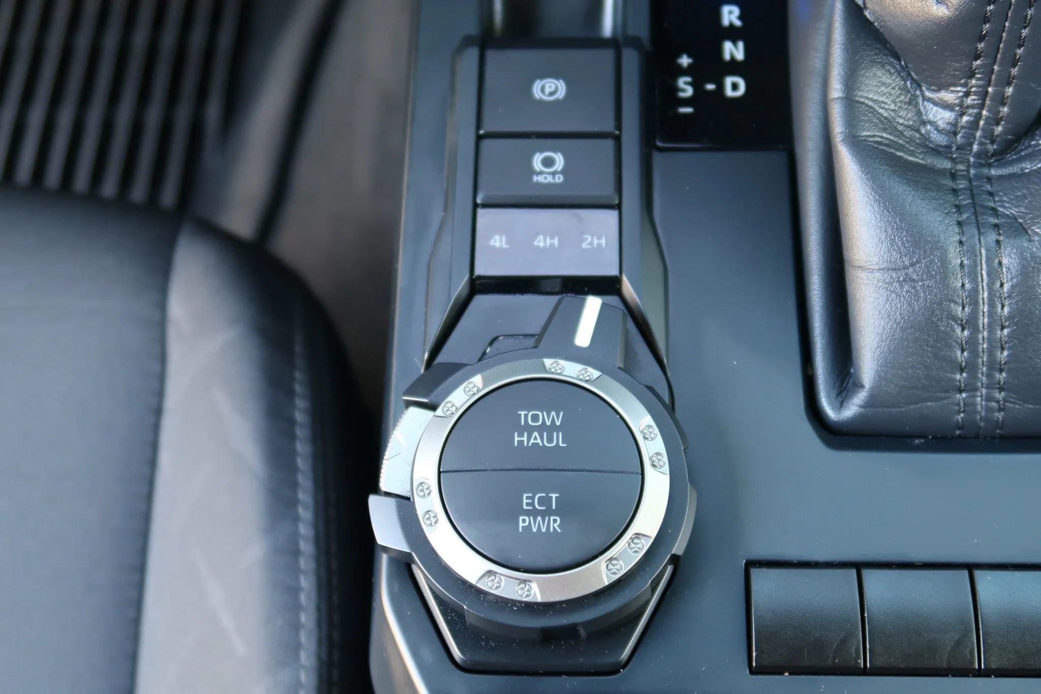 Used 2025 Toyota Tacoma SR5 AWD/4WD image 35
