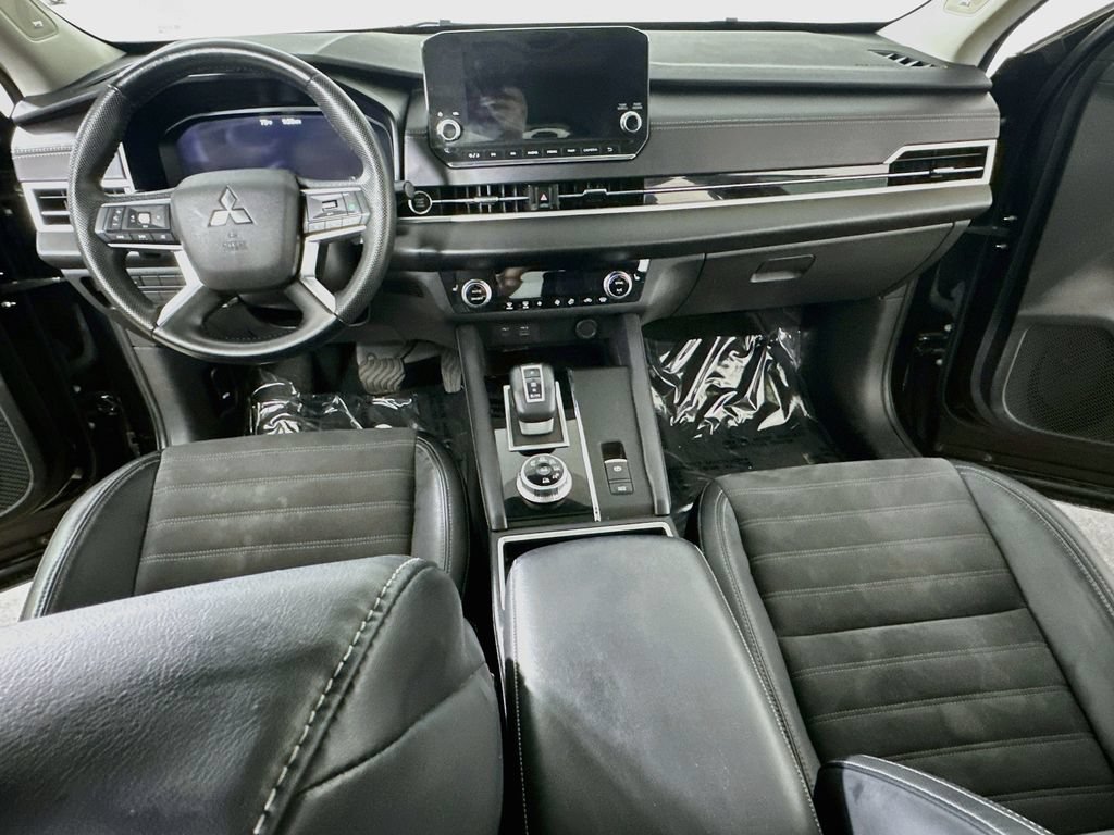 Used 2023 Mitsubishi Outlander SE AWD/4WD image 19