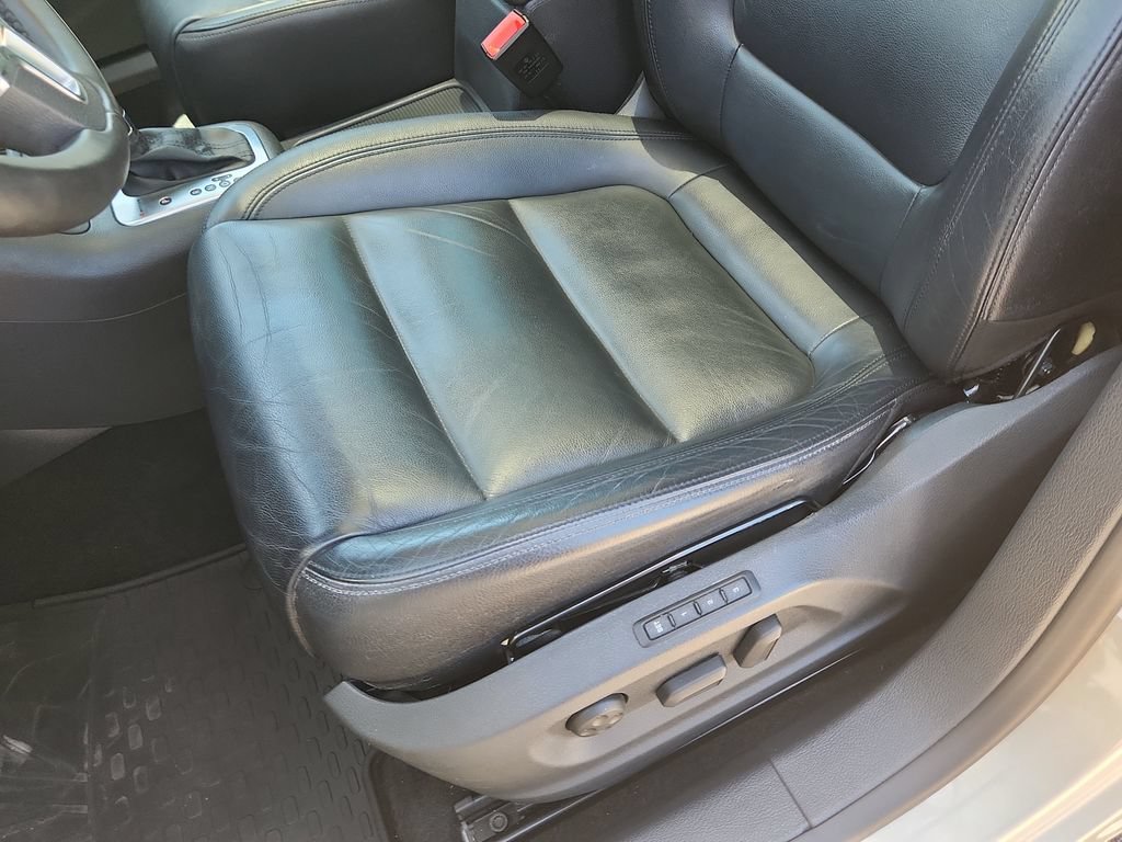 Used 2011 Volkswagen Tiguan S AWD/4WD image 9
