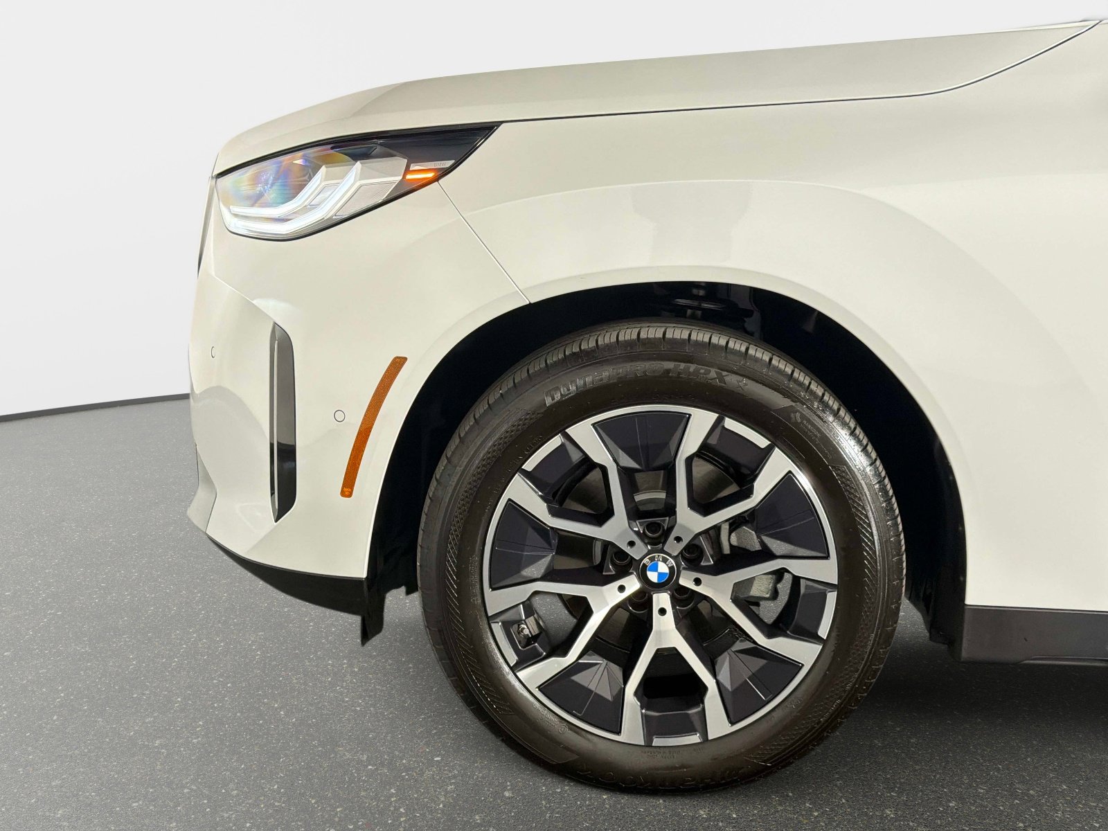 Used 2025 BMW X3 xDrive30i w/ Convenience Package image 13