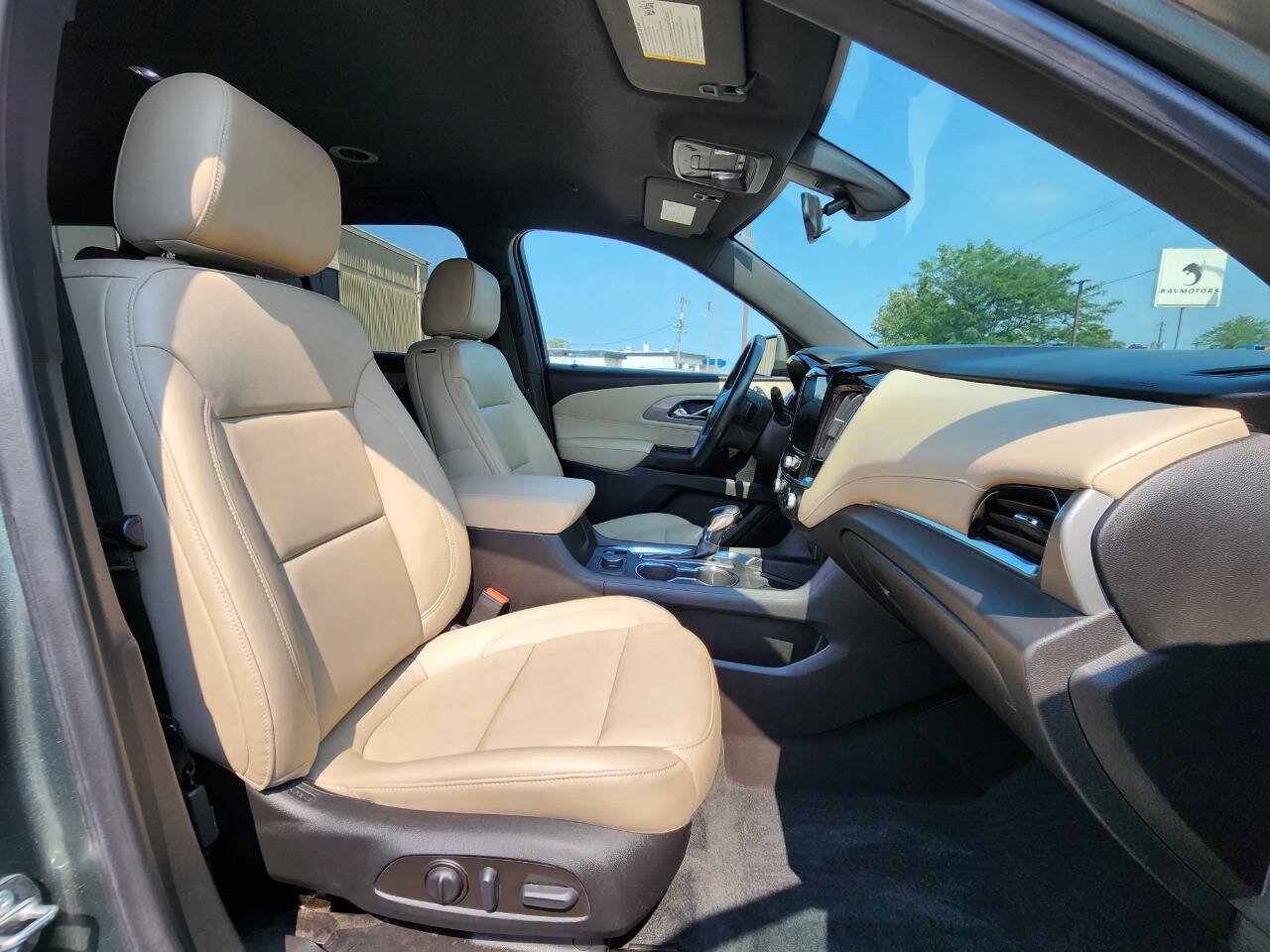 Used 2023 Chevrolet Traverse LT w/ LPO, Floor Liner Package AWD/4WD image 16
