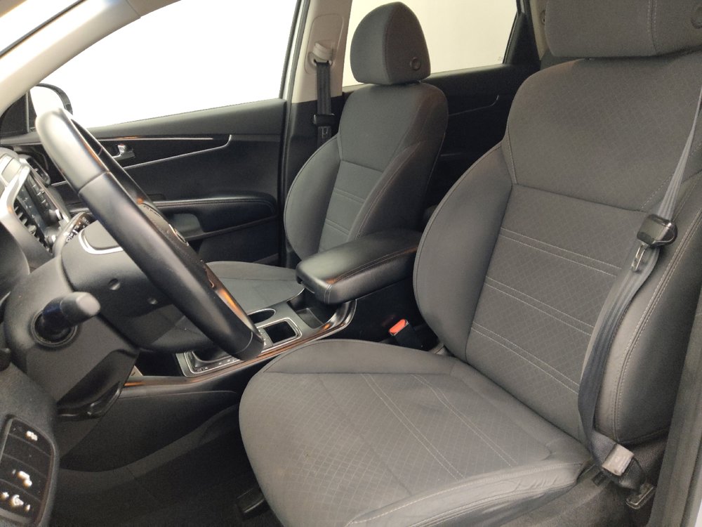 Used 2019 Kia Sorento S image 17