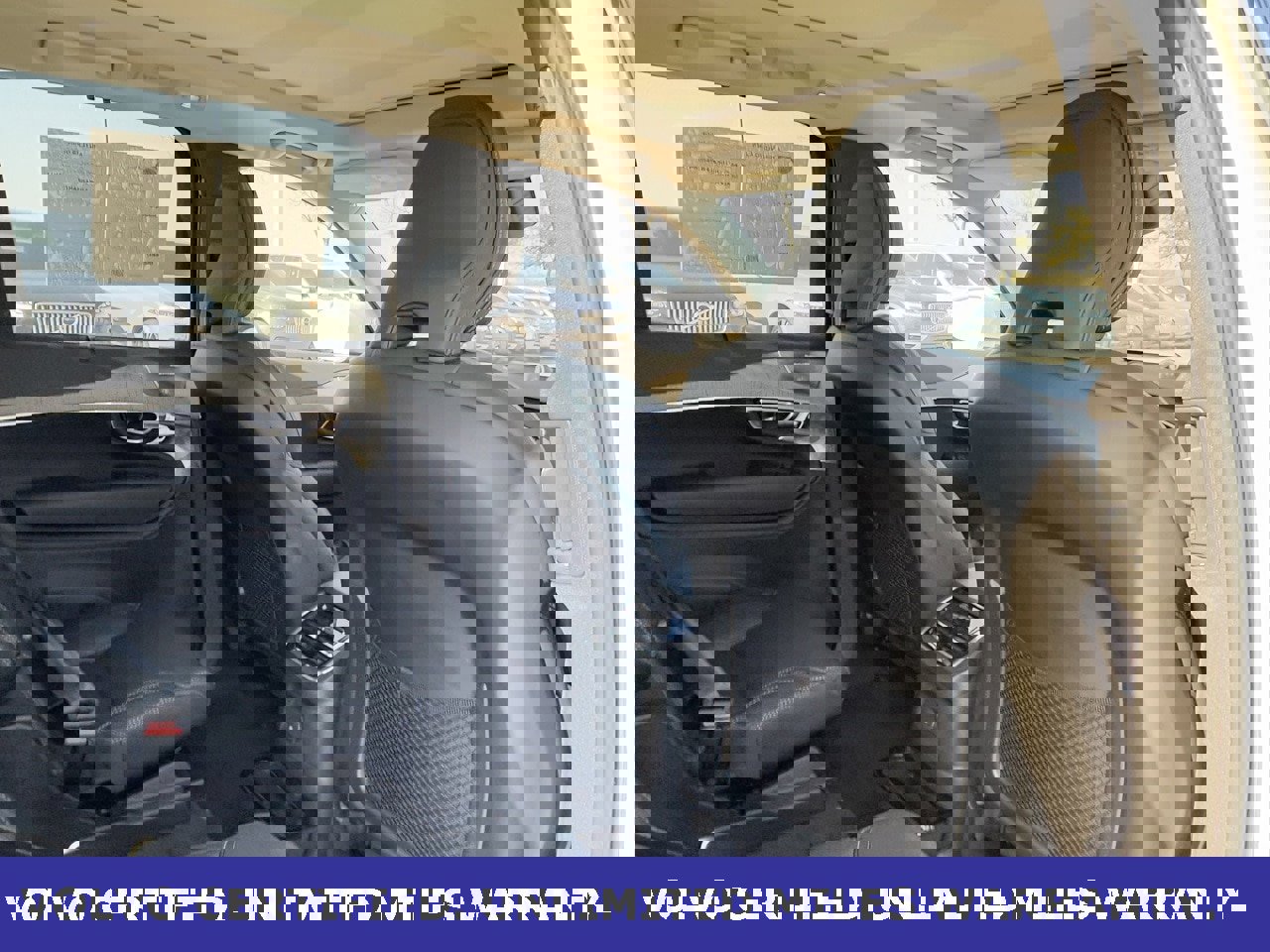 Certified 2025 Volvo XC90 T8 Ultra image 34