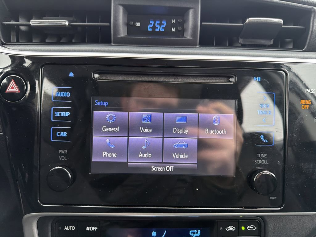 Used 2017 Toyota Corolla SE image 27