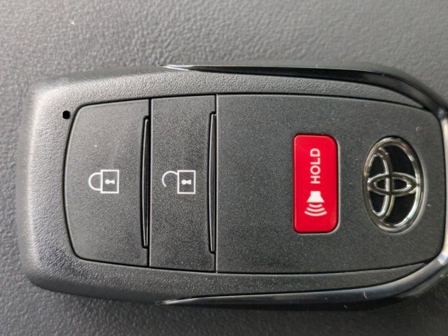 New 2025 Toyota Prius Plug-In Hybrid FWD image 34