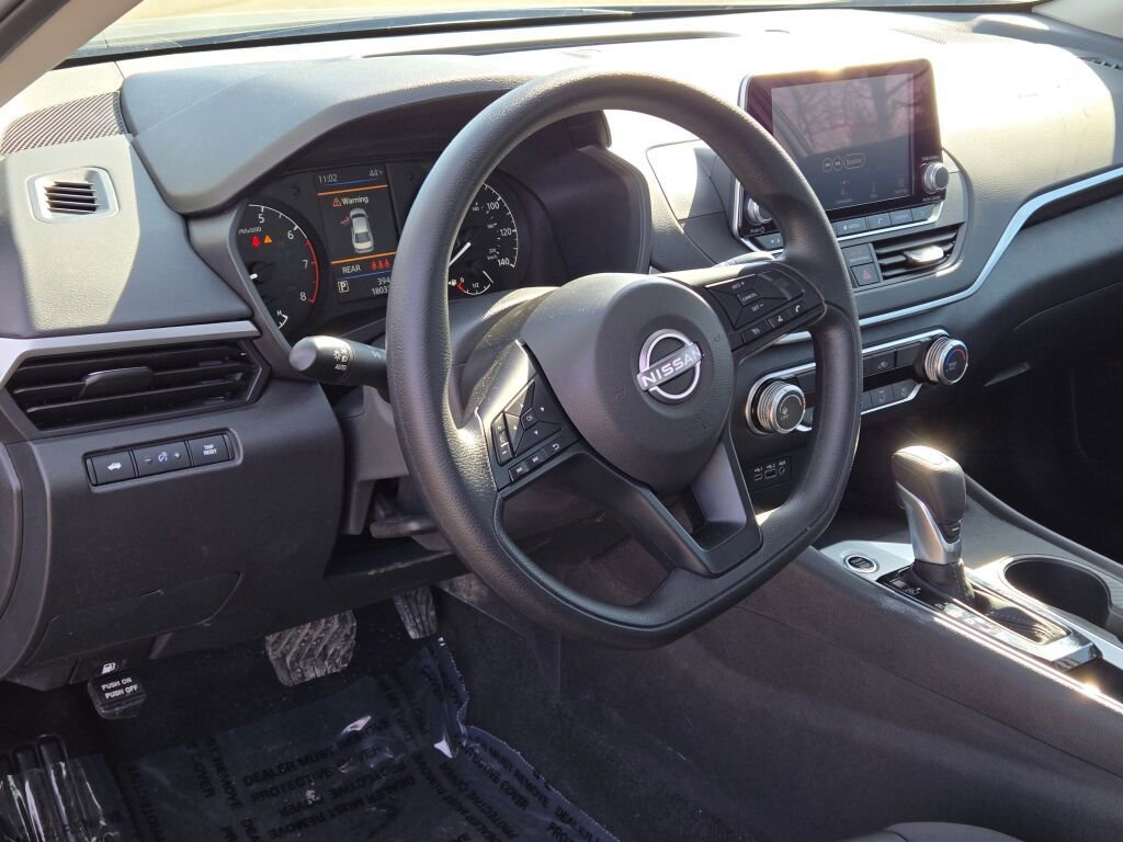 Used 2025 Nissan Altima 2.5 S FWD image 19