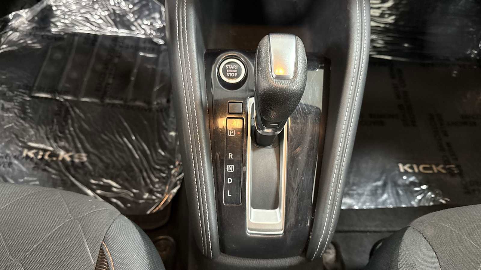 Used 2019 Nissan Kicks SR image 21